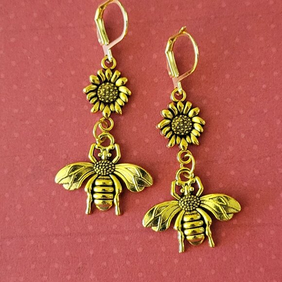 Beautiful HONEY BEE Sunflower Gold Lever Back Earrings , Nature, Boho Flower - Picture 4 of 6